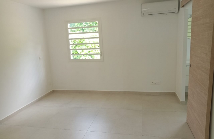 VILLA T4 en R+1 - VERNOU 97170 PETIT-BOURG