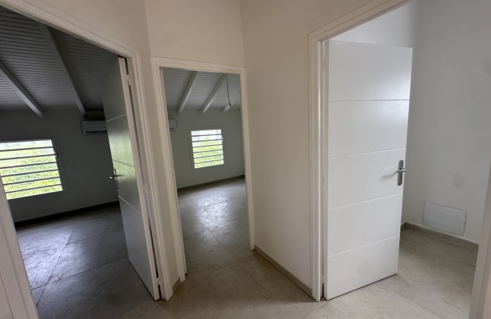 VILLA T5 en R+1 - VERNOU 97170 PETIT-BOURG