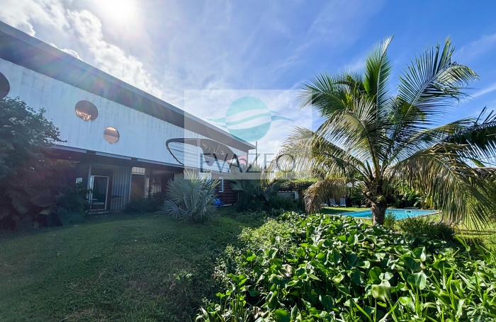 Propri&eacute;t&eacute; 320m2 - 7 chambres - Vue mer - Piscine - SAINTE-ROSE