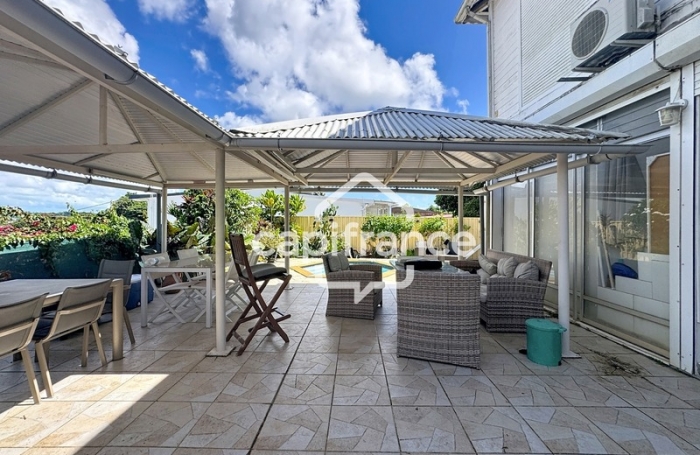 Vente Maison 380m&sup2; 11 pièces Les Abymes