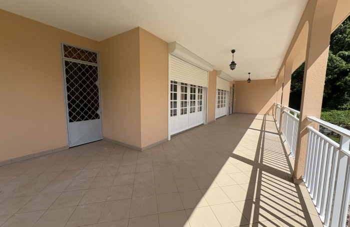 SPACIEUX APPARTEMENT T5 PIERRET LAMENTIN