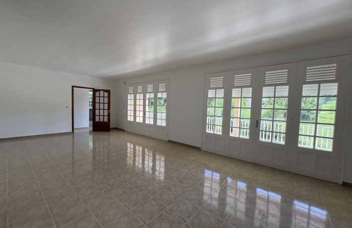 SPACIEUX APPARTEMENT T5 PIERRET LAMENTIN