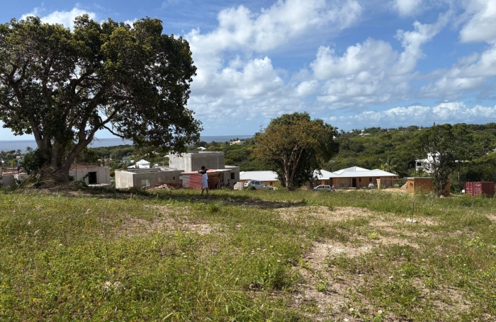 Terrain constructible de 1 220 m2 avec aper&ccedil;u mer   Saint-Fran&ccedil;ois, secteur Bellevue