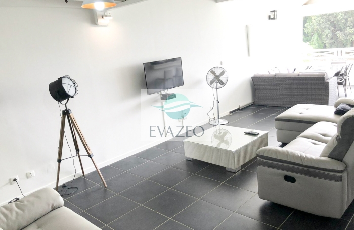 Appartement T4 100m2 - Vue Mer et  Acc&egrave;s Plage - LE GOSIER
