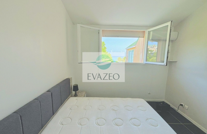 Appartement T4 100m2 - Vue Mer et  Acc&egrave;s Plage - LE GOSIER