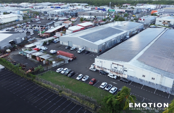 Bureaux 300 m2 divisibles &agrave; Baie-Mahault Jarry ( Guadeloupe)