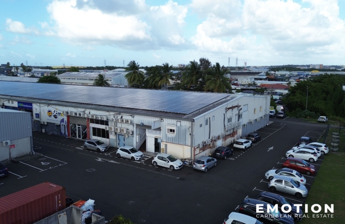 Bureaux 300 m2 divisibles &agrave; Baie-Mahault Jarry ( Guadeloupe)