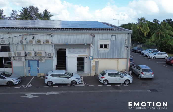 Bureaux 300 m2 divisibles &agrave; Baie-Mahault Jarry ( Guadeloupe)