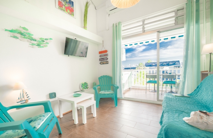 Charmant duplex meublé   Vue marina & piscine.