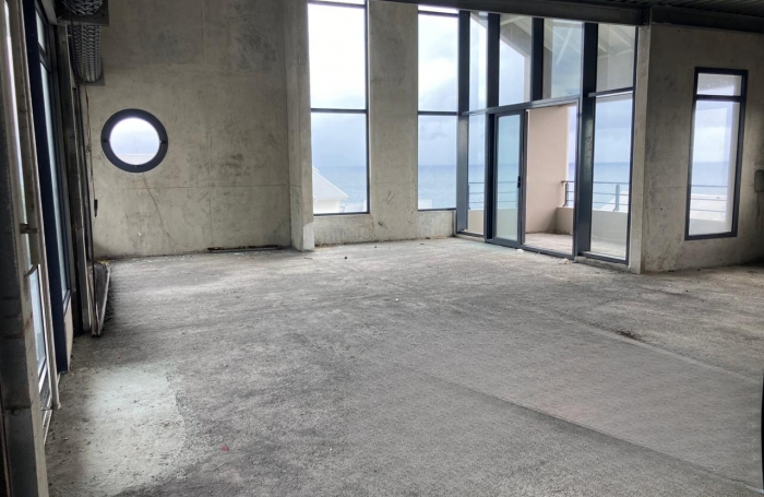 VIEUX FORT : R&eacute;sidence La Rose Des Vents,  Local professionnel 103m2