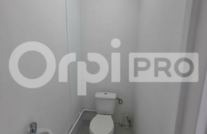 Louez avec Orpi BOUTAREL votre bureau en plein de Jarry