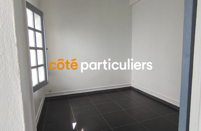 Location Local commercial 110m&sup2; 3 pi&egrave;ces Petit-Bourg