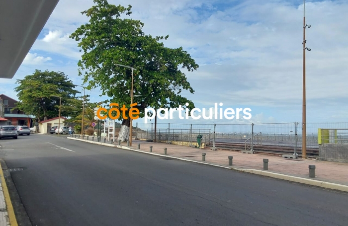 Location Local commercial 110m&sup2; 3 pi&egrave;ces Petit-Bourg