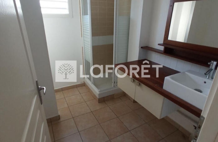 Vente Appartement 53.68m&sup2; 3 pi&egrave;ces Baie Mahault