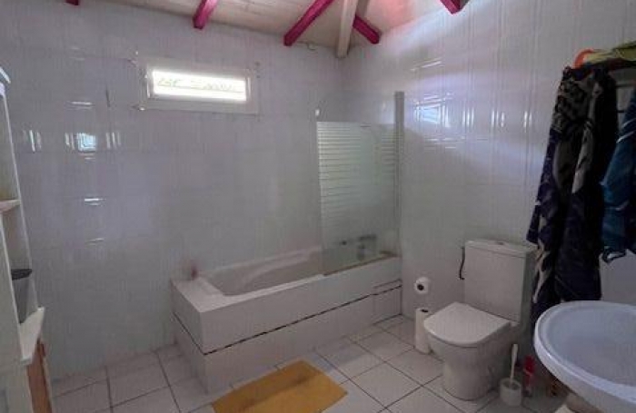 Vente Maison 104m&sup2; 5 pi&#232;ces Lamentin