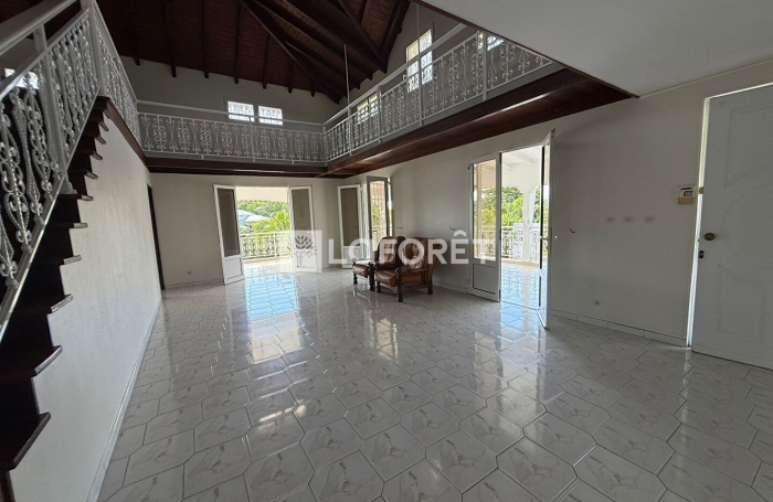 Vente Maison 291.95m&sup2; 5 pi&egrave;ces Les Abymes