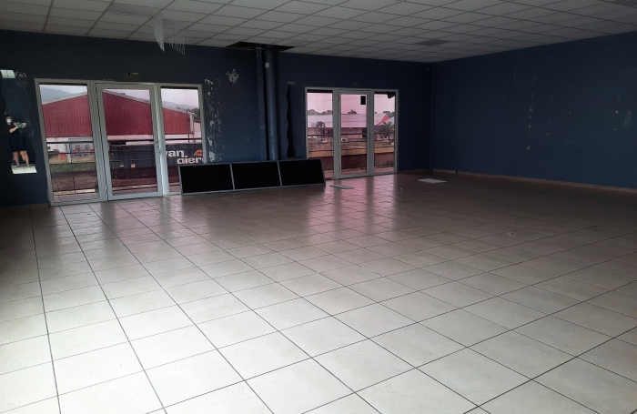 LOCATION Local professionnel 92m2 - SAINTE ROSE