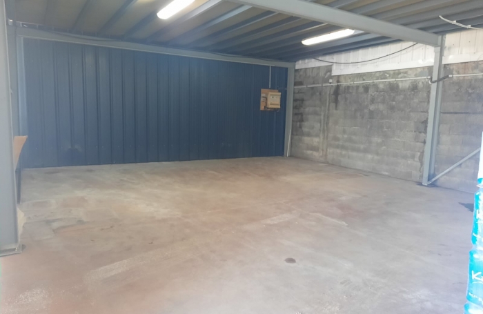 Location Entrepot 97122