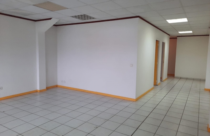 Bureaux de 70m2 ZAC de NOLIVIER 1ER ETAGE