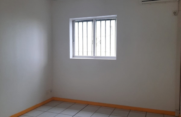 Bureaux de 70m2 ZAC de NOLIVIER 1ER ETAGE