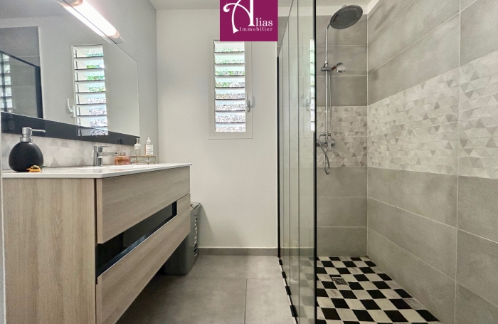 &Agrave; VENDRE   Maison r&eacute;cente F4 avec vue d&eacute;gag&eacute;e   Mathurin, Le Gosier