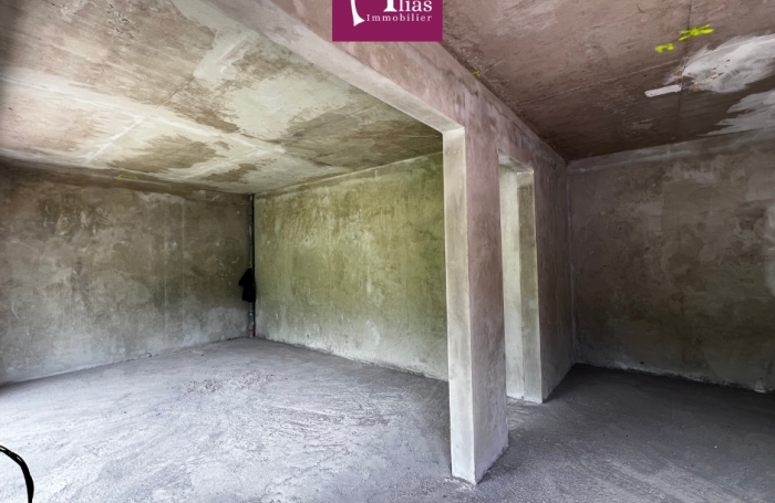 &Agrave; louer - Local Commercial neuf de 47 m2 - Universit&eacute; - SAINT-CLAUDE