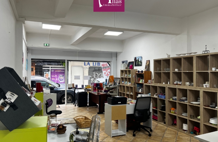 Location Local commercial 97110