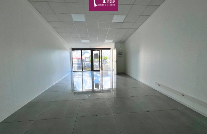 &Agrave; louer - Local r&eacute;nov&eacute; 47m2 - &eacute;tage sans ascenseur - Jarry