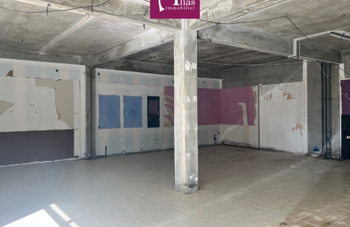 &Agrave; louer - Local / d&eacute;p&ocirc;t brut 100m2 - RDC - JARRY