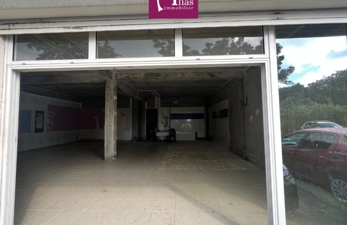 &Agrave; louer - Local / d&eacute;p&ocirc;t brut 100m2 - RDC - JARRY