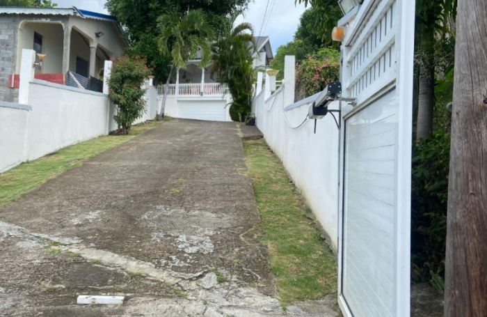 Vente Maison 155m&sup2; 4 pi&#232;ces Basse-Terre