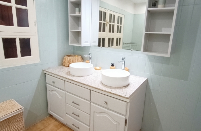 Vente Divers 161m&sup2; 6 pi&#232;ces Saint François