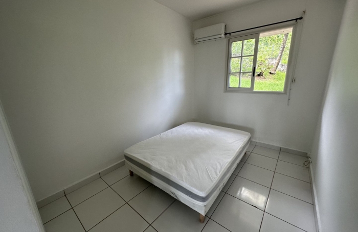 Location Appartement 104.16m² 5 pièces Les Abymes