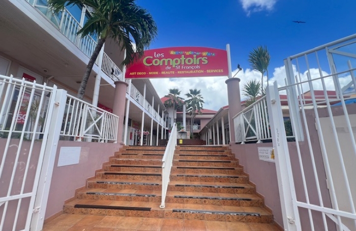 Nouveau Local commercial 28m2 rez de chaussée galerie commerçante en centre ville