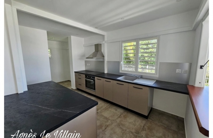 Vente Maison 79m&sup2; 4 pi&#232;ces Bouillante