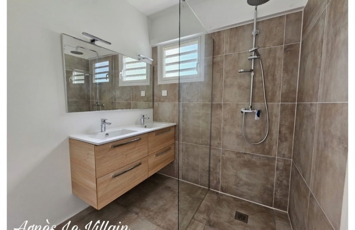 Vente Maison 79m&sup2; 4 pi&#232;ces Bouillante