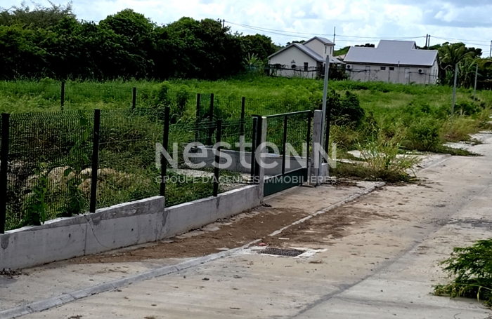 Vente Terrain 768m² Petit-Canal