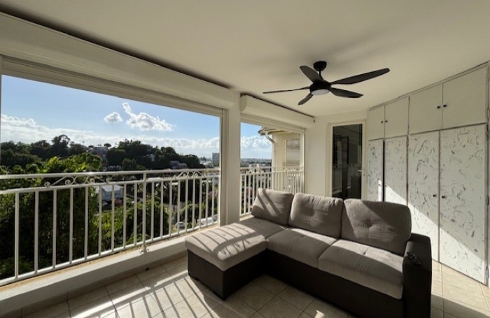 Superbe appartement 2 pi&egrave;ces avec grande loggia