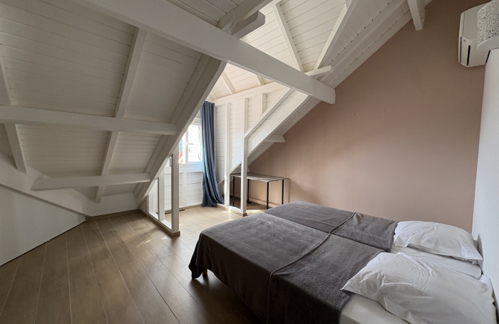 BEL APPARTEMENT T3 MEUBLE VUE MER + PISCINE