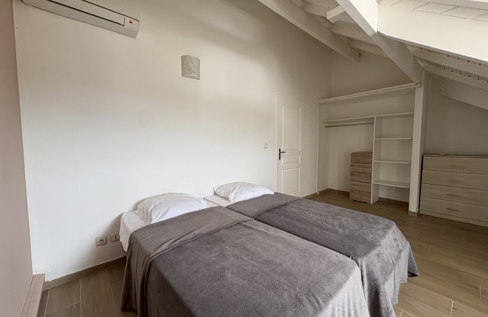 BEL APPARTEMENT T3 MEUBLE VUE MER + PISCINE