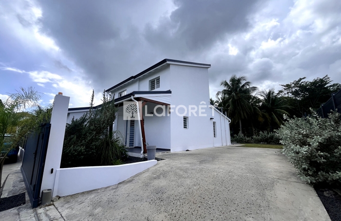 Location Maison 102.11m² 4 pièces Baie Mahault