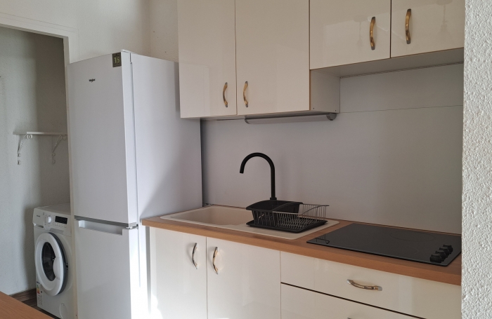 À louer   T3 meublé de 65 m2   Vue imprenable sur le Port de Plaisance