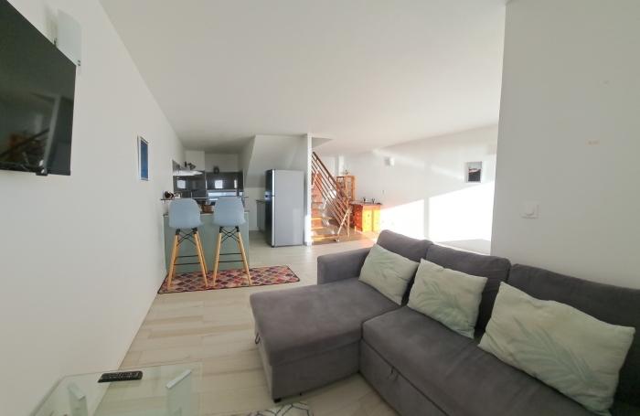 À louer : Charmant Duplex meublé  Centre-ville de Basse-Terre