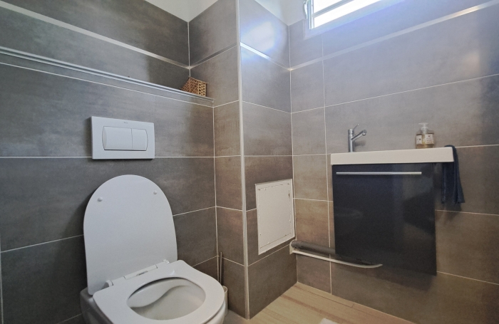 À louer : Charmant Duplex meublé  Centre-ville de Basse-Terre