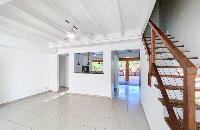 Vente Maison 112.96m² 5 pièces Lamentin