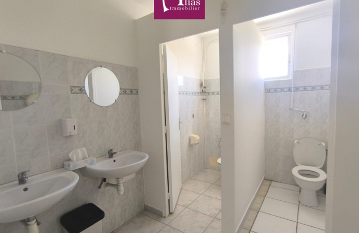 &Agrave; louer - Local professionnel 28 m2   Trioncelle, Baie-Mahault   Proche Destreland