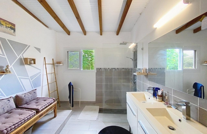 Location Maison 93.93m² 3 pièces Les Abymes