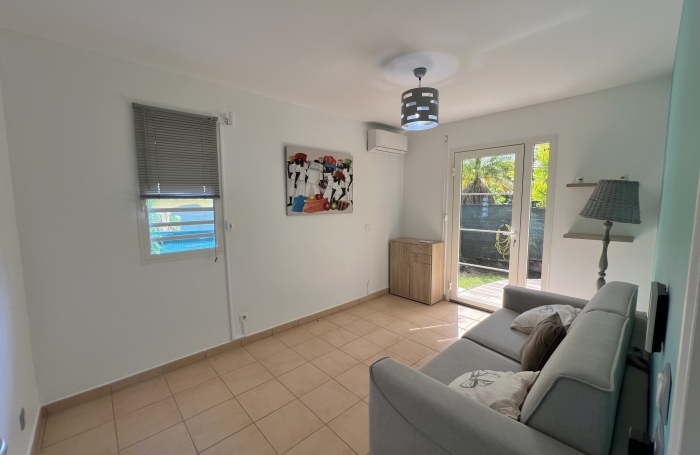 VILLA T4 MEUBLEE AVEC PISCINE PETIT BOURG