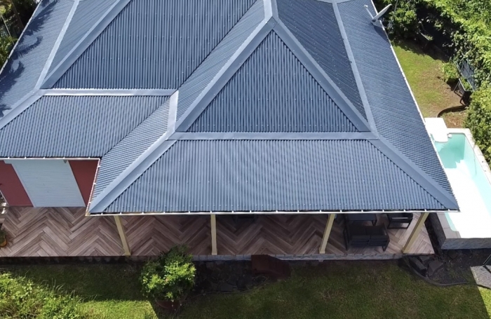 VILLA T4 MEUBLEE AVEC PISCINE PETIT BOURG