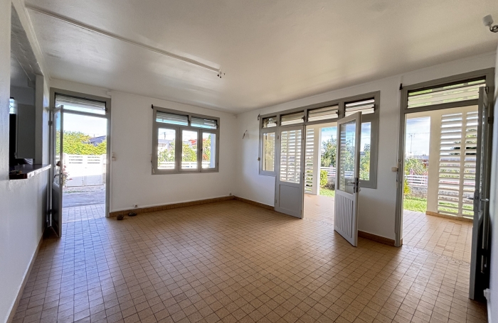 Maison individuelle trois chambres - LONGFORT Immobilier